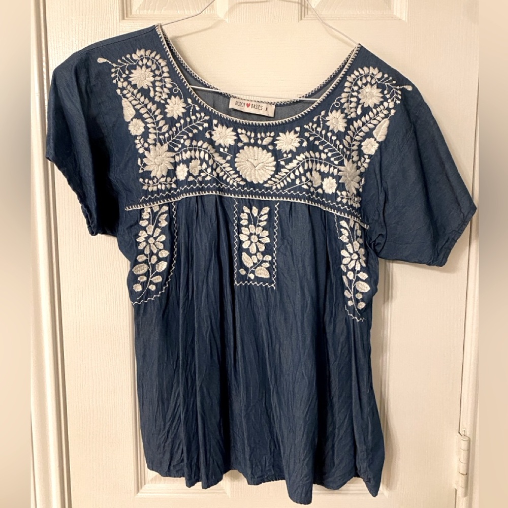 Buddy Love Basics Embroidered Chambray Top - size M